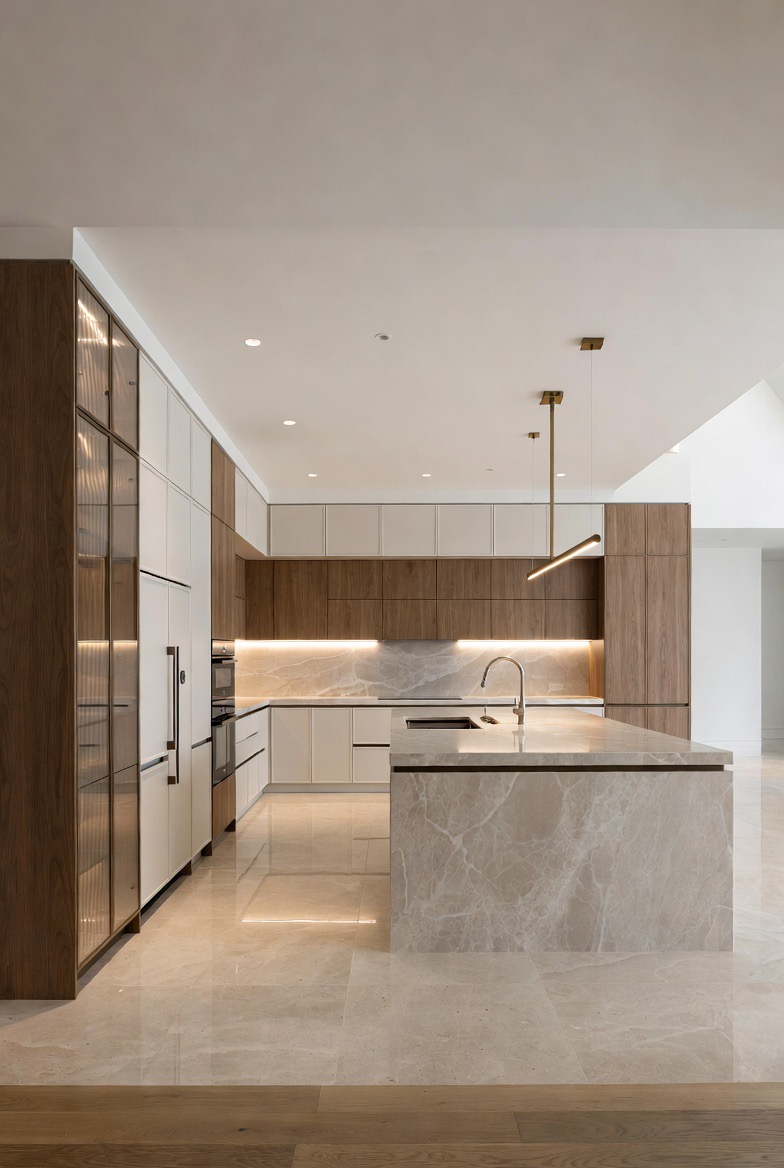 White and wood contemporary kitchen — Re:Room